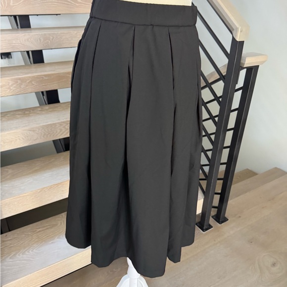 New Elegant Black Pleated Skirt size XS with pockets - Picture 16 of 16